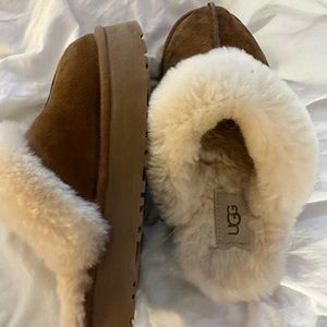UGG disquette platform slippers